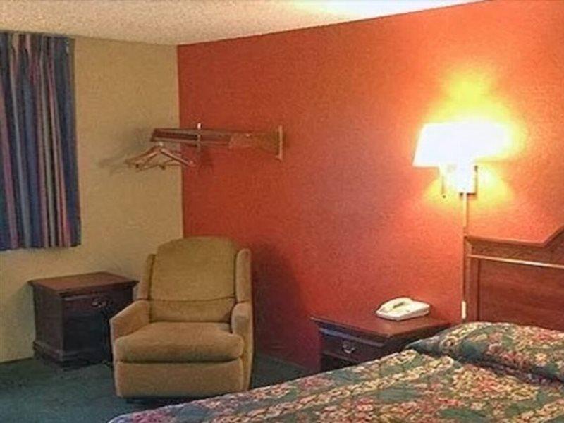 Hotel Super 8 By Wyndham Benton Harbor St Joseph Exterior foto