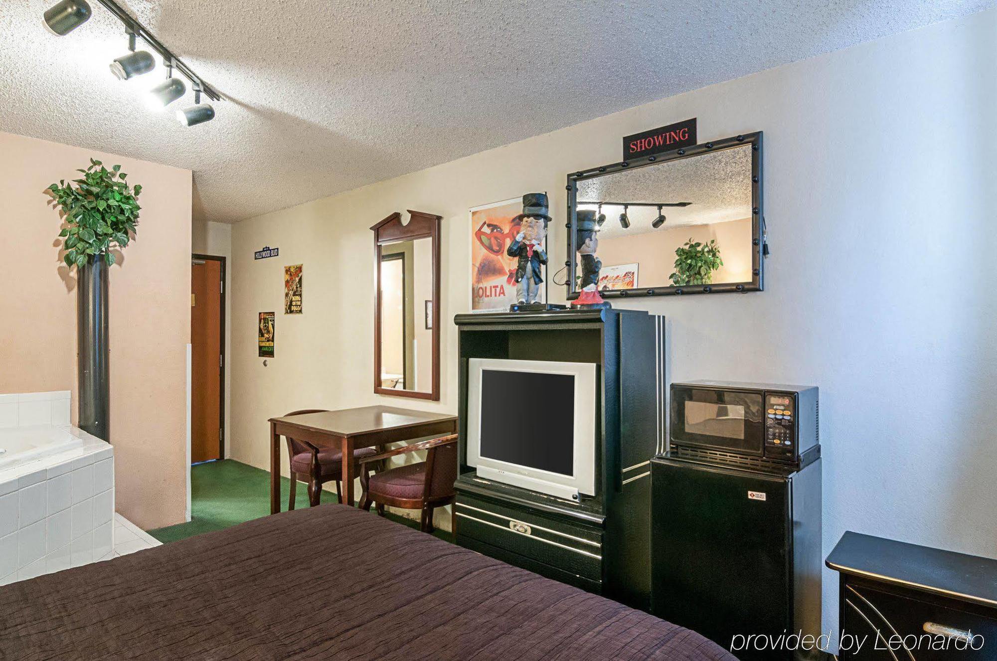 Hotel Super 8 By Wyndham Benton Harbor St Joseph Exterior foto