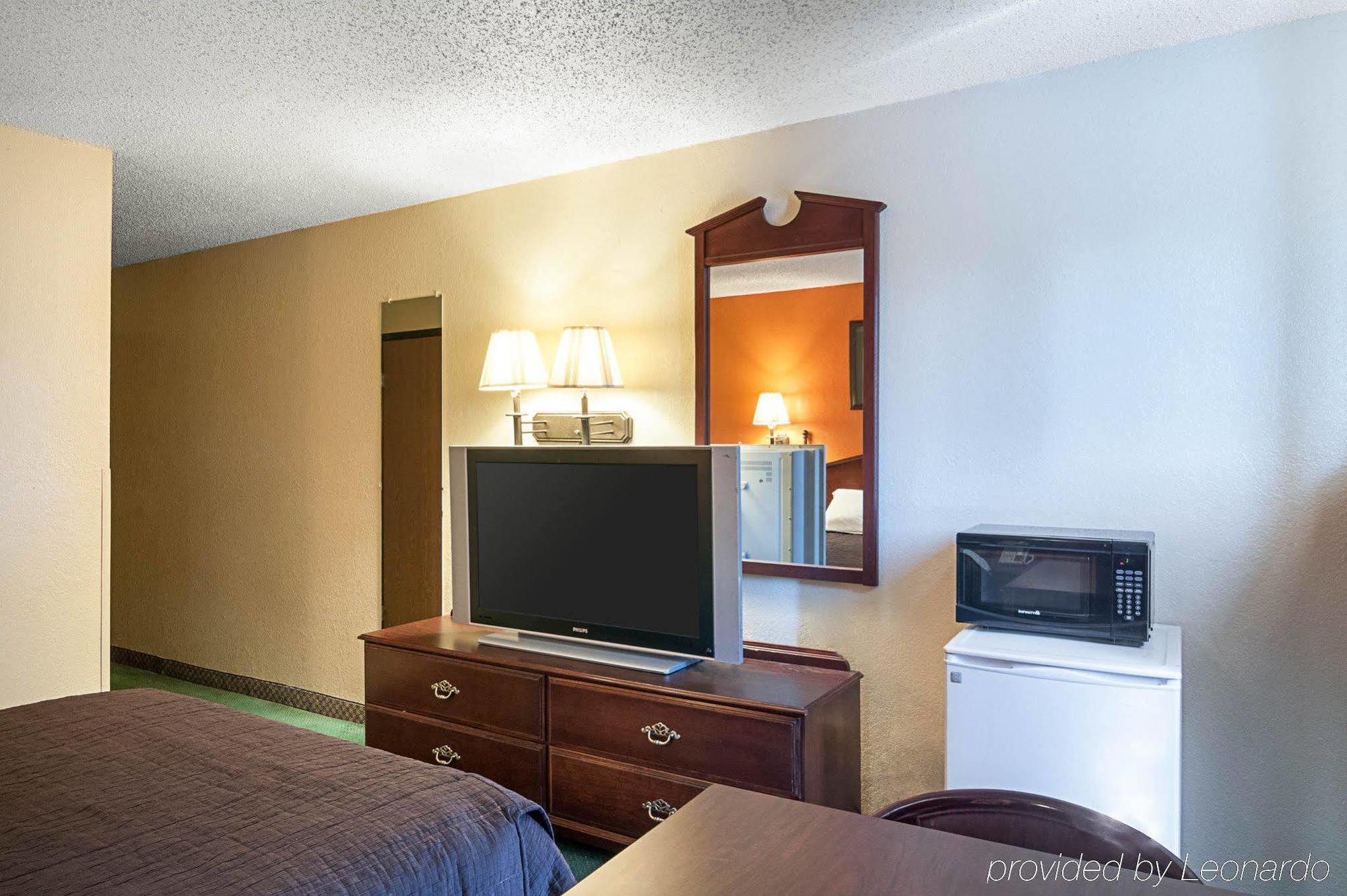 Hotel Super 8 By Wyndham Benton Harbor St Joseph Exterior foto